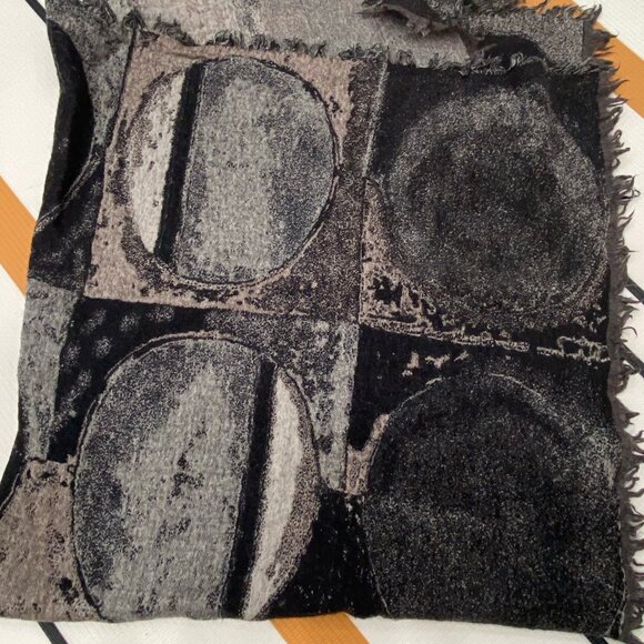 Wilfred Grey/Plum Pattern Large Blanket Scarf - Picture 1 of 3